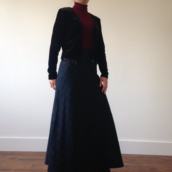 Reitmans - Black Velvet Vest With Fringe - Picture 7 of 14